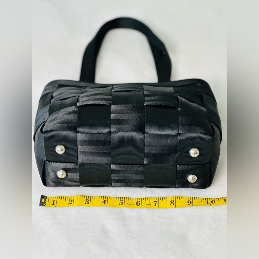Harveys The Original Seatbelt Black Woven Tote Bag - Picture 4 of 8